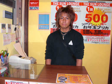 立川店の明るいスタッフがお迎えします。